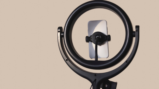 ring light with mobile phone